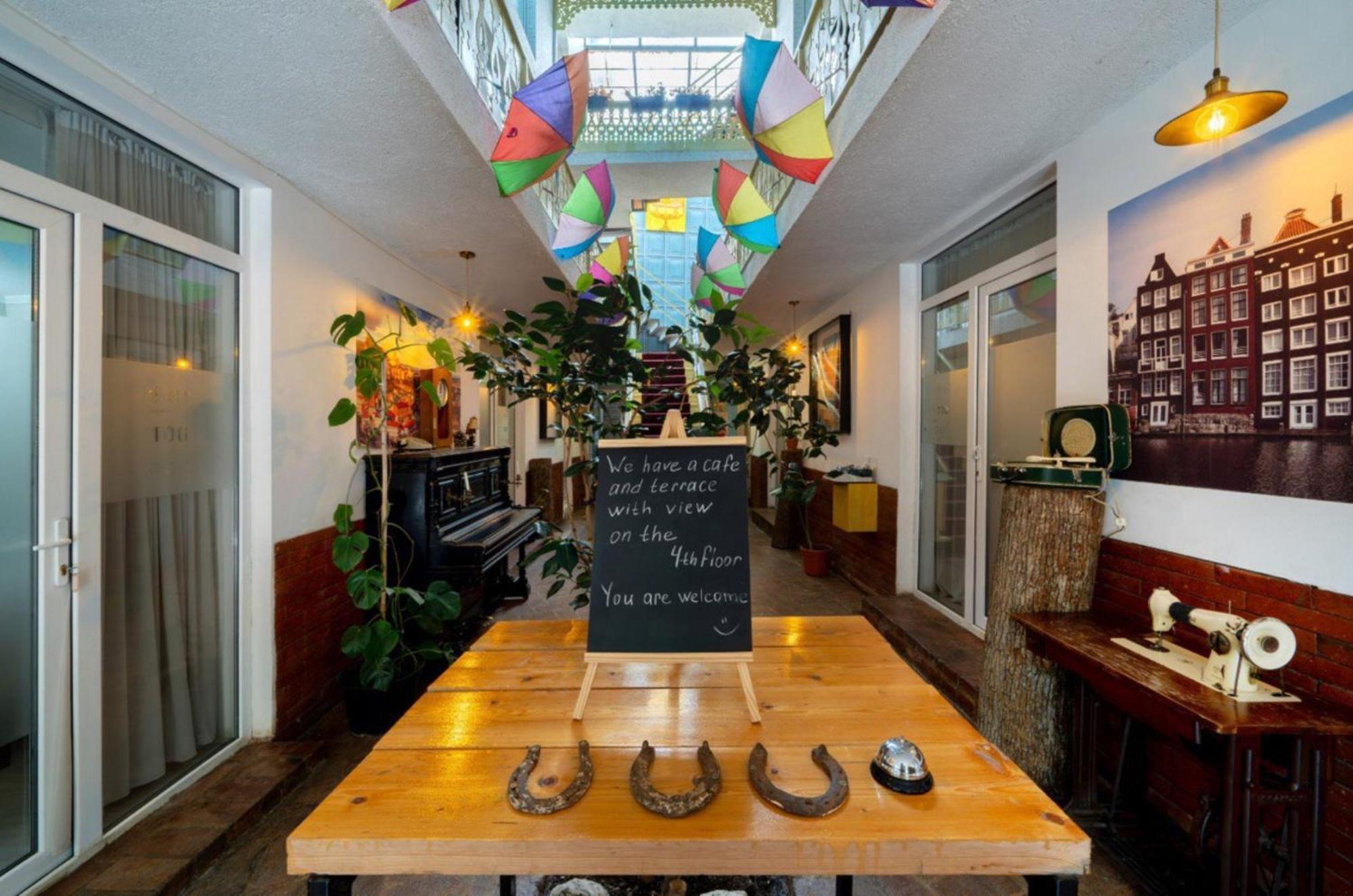 טביליסי Hotel Tato & Coworking Space מראה חיצוני תמונה