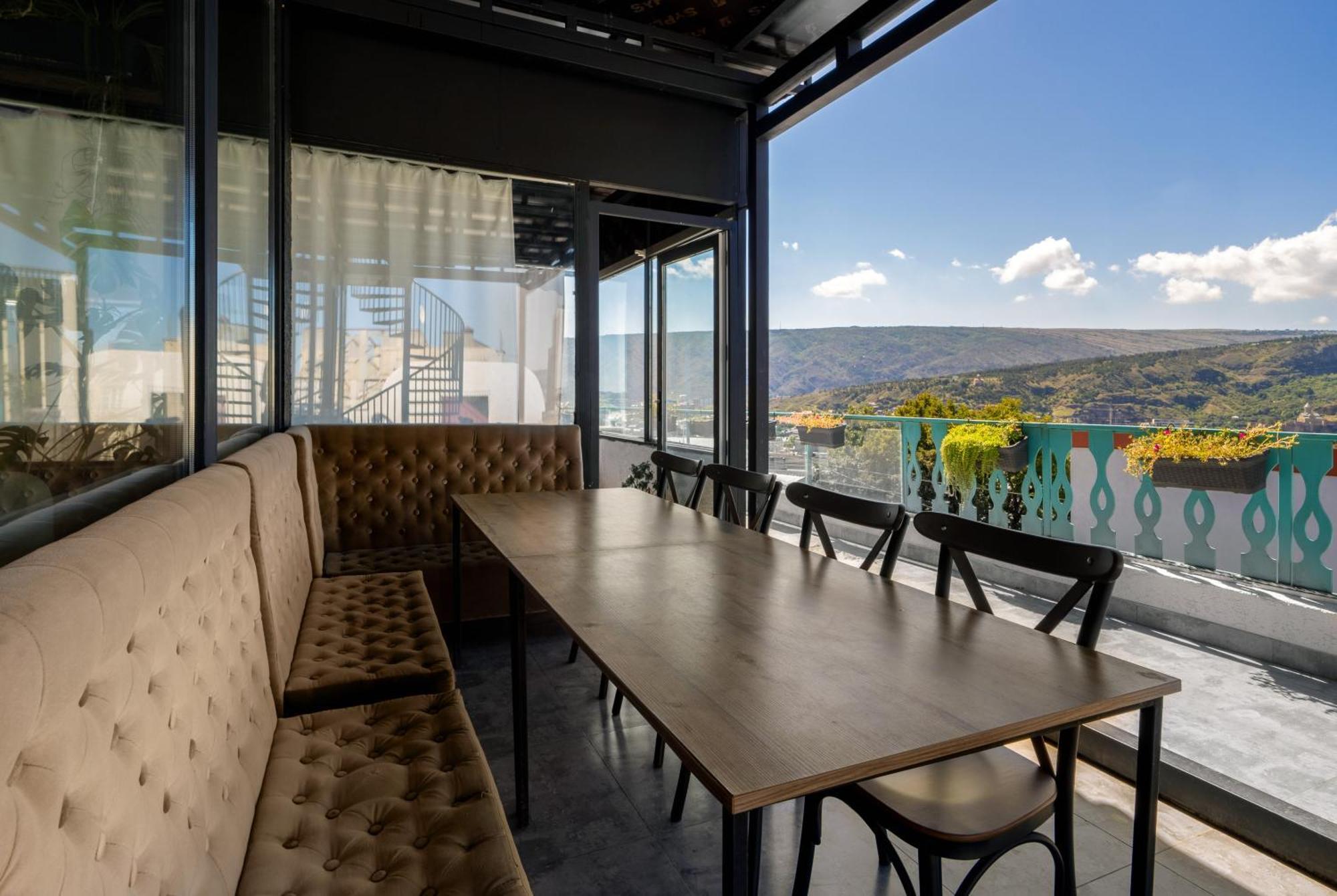 טביליסי Hotel Tato & Coworking Space מראה חיצוני תמונה