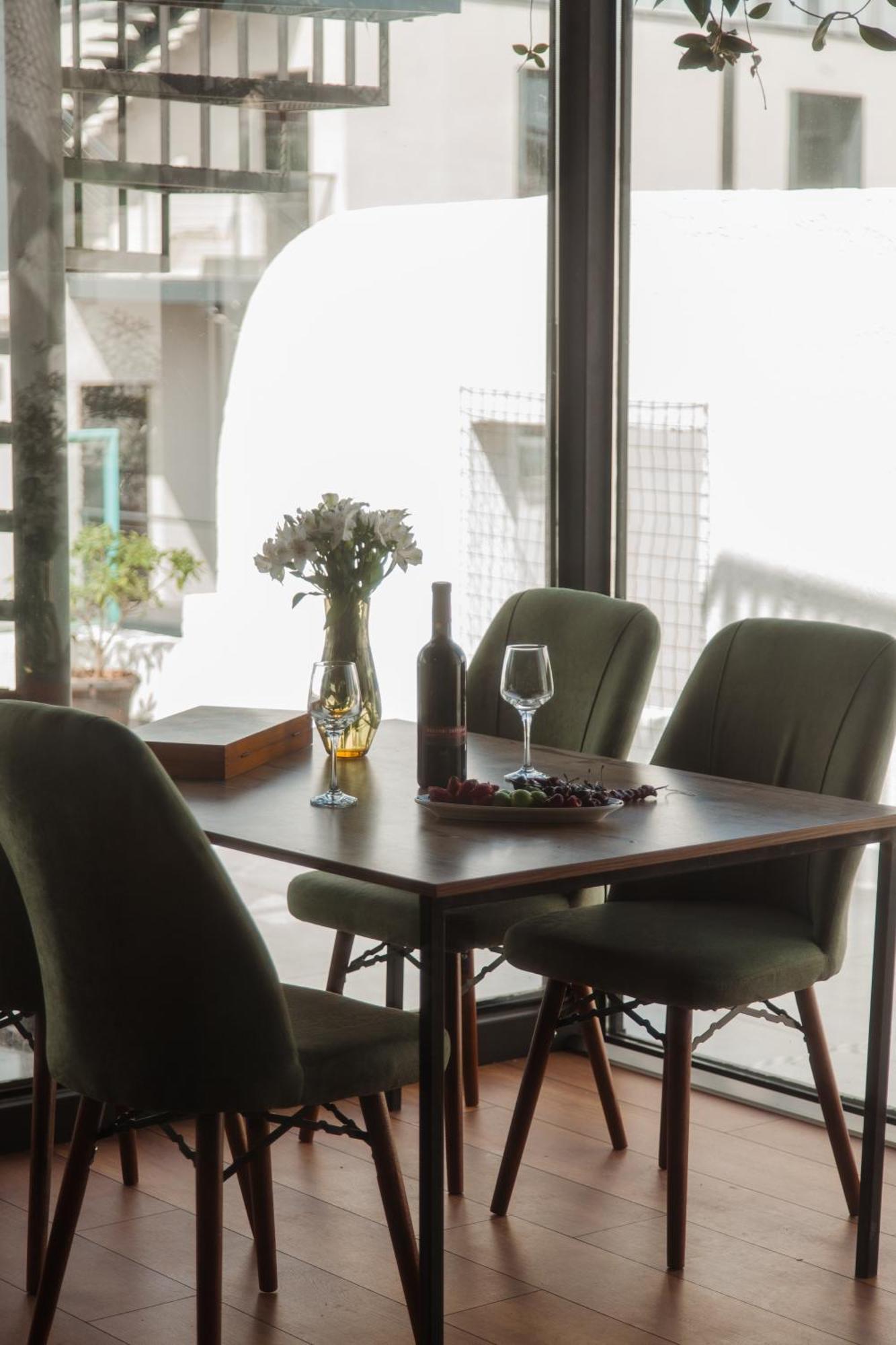 טביליסי Hotel Tato & Coworking Space מראה חיצוני תמונה