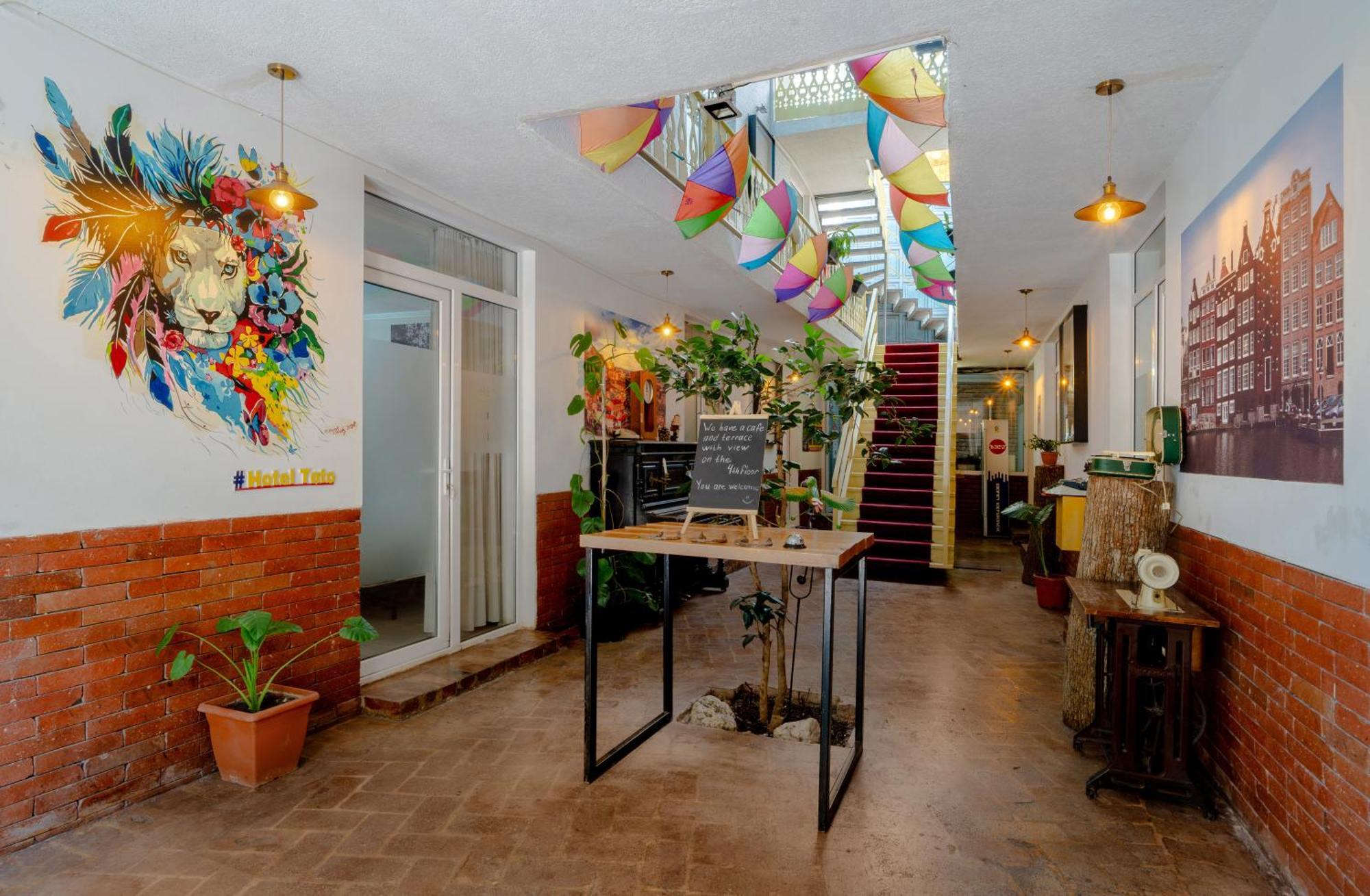 טביליסי Hotel Tato & Coworking Space מראה חיצוני תמונה