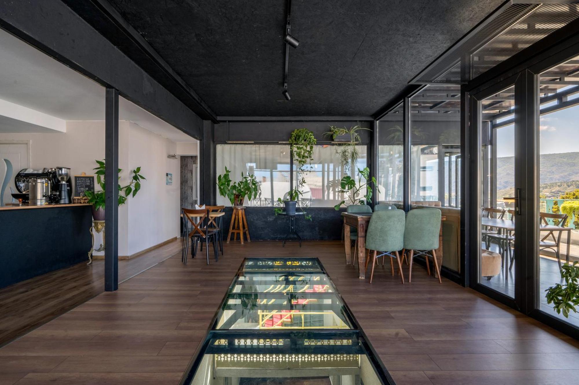 טביליסי Hotel Tato & Coworking Space מראה חיצוני תמונה