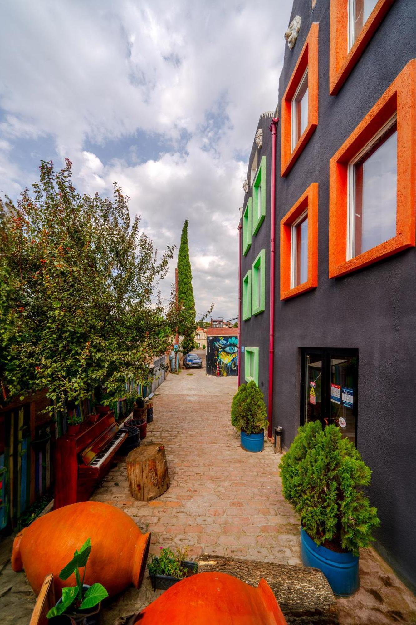 טביליסי Hotel Tato & Coworking Space מראה חיצוני תמונה