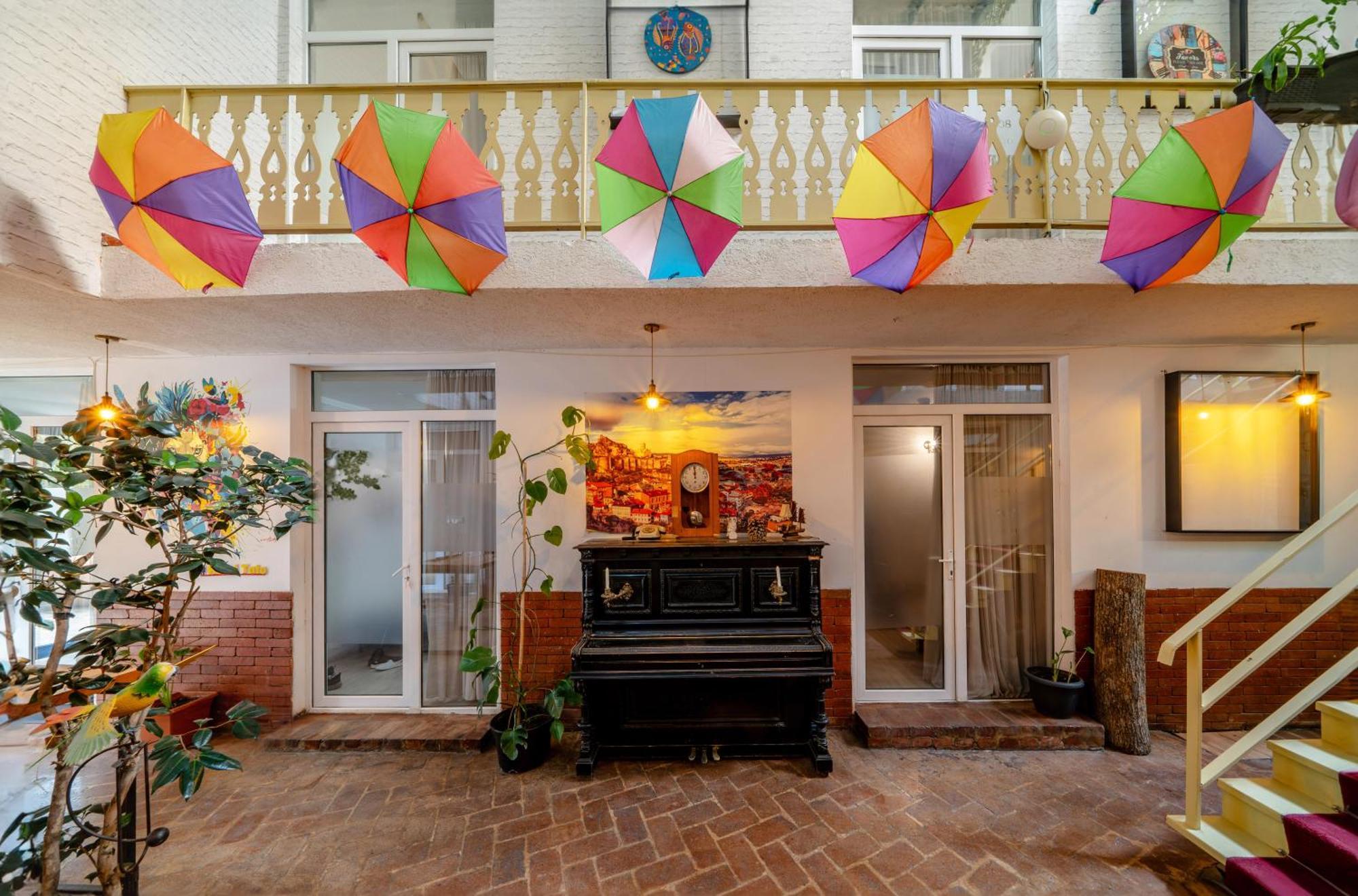 טביליסי Hotel Tato & Coworking Space מראה חיצוני תמונה