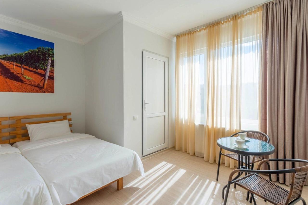 טביליסי Hotel Tato & Coworking Space מראה חיצוני תמונה