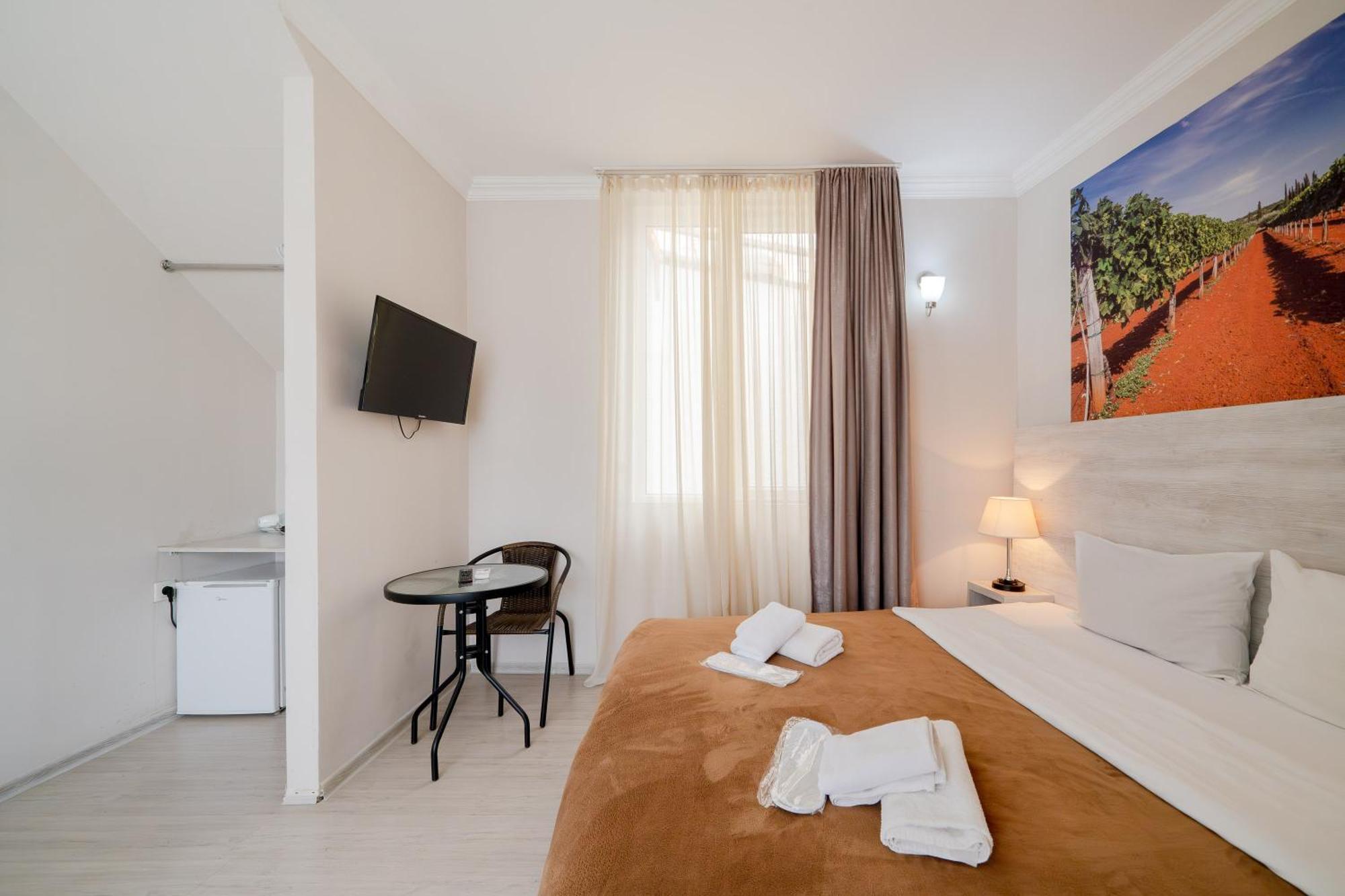 טביליסי Hotel Tato & Coworking Space מראה חיצוני תמונה